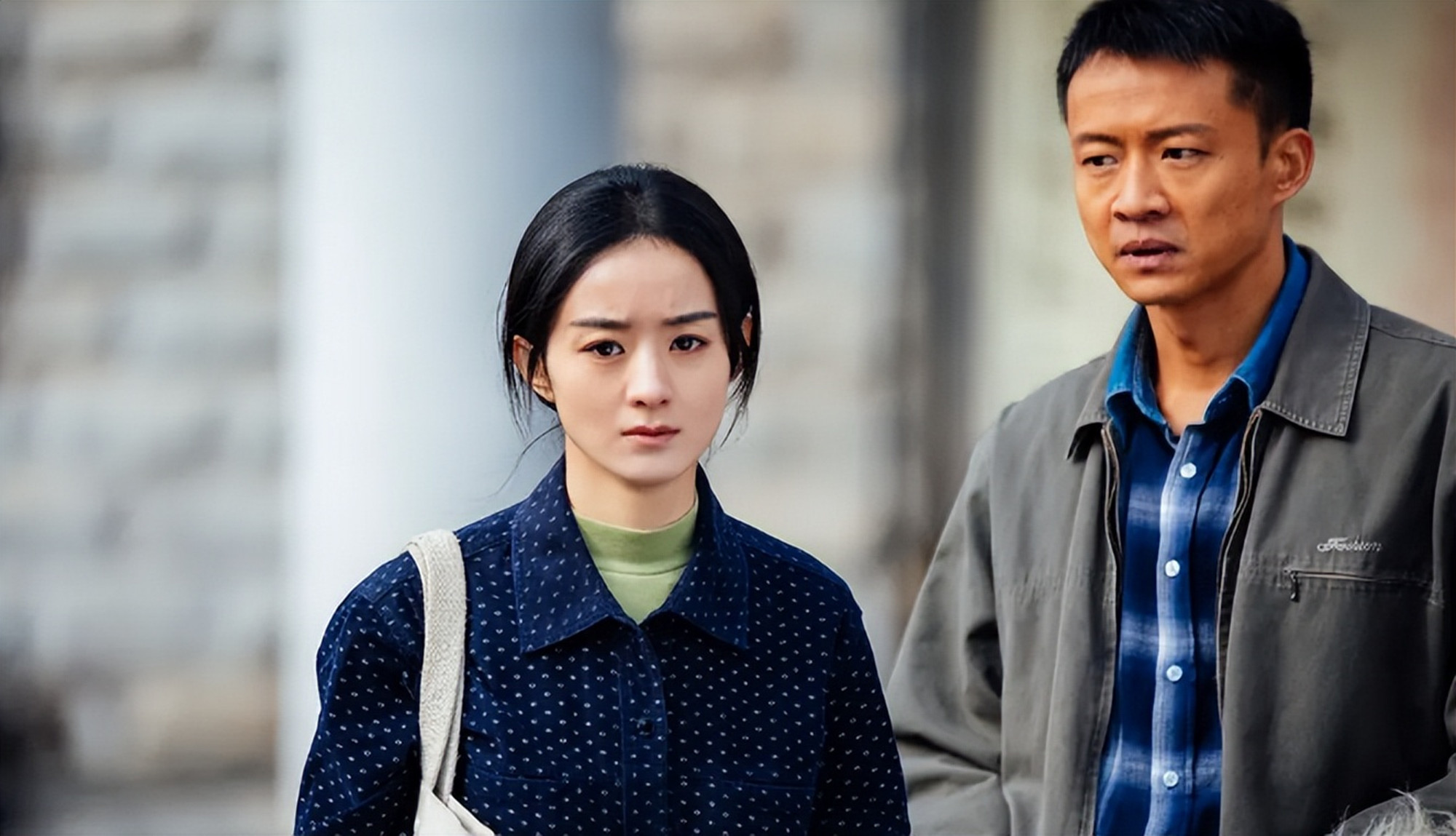 赵丽颖雷佳音白玉兰霸气片段,赵丽颖插兜名场面