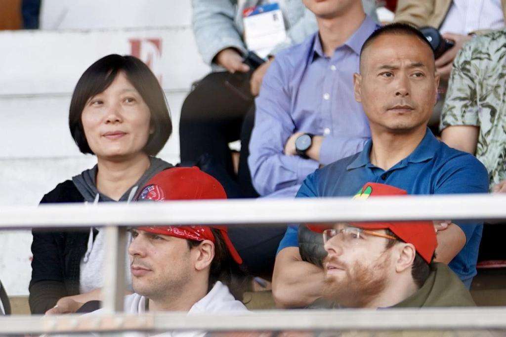 女子足球运动员王霜简历,王霜被父母抛弃