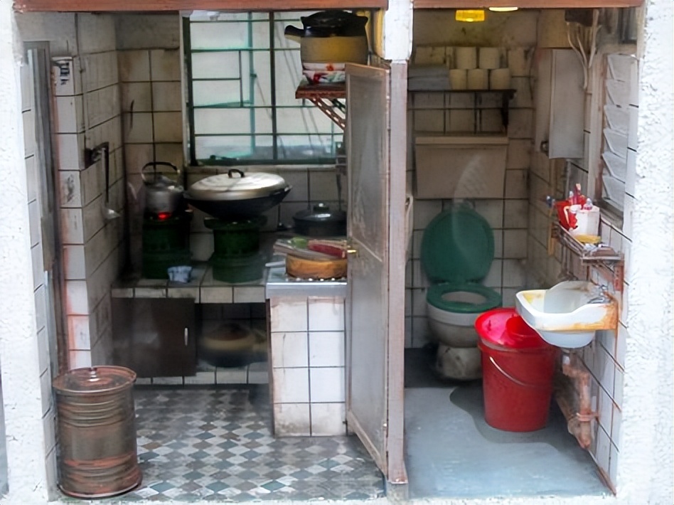 香港穷人住的房子叫劏房,香港有多少人住棺材房