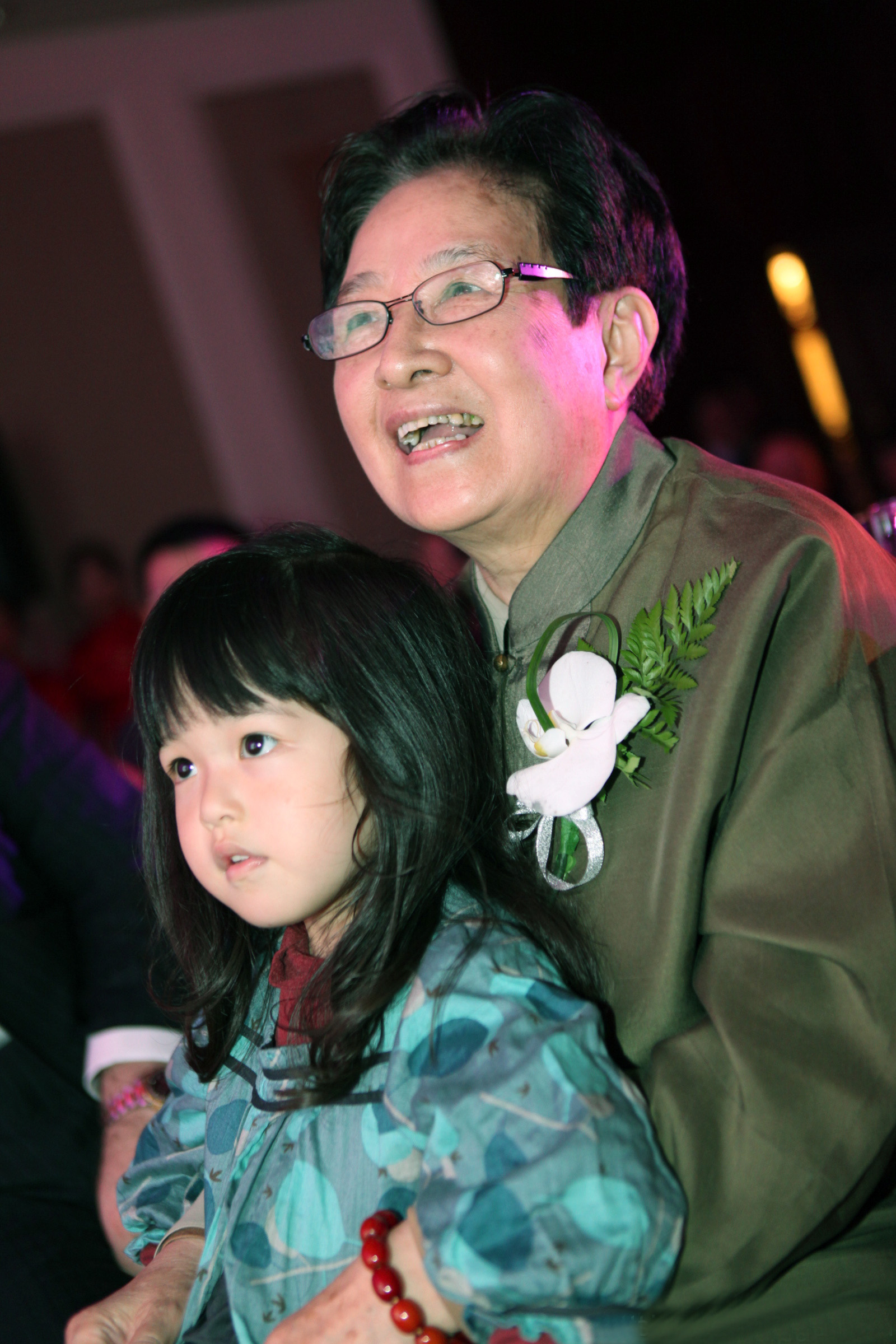 谷建芬老公追悼会,作曲家谷建芬晚年