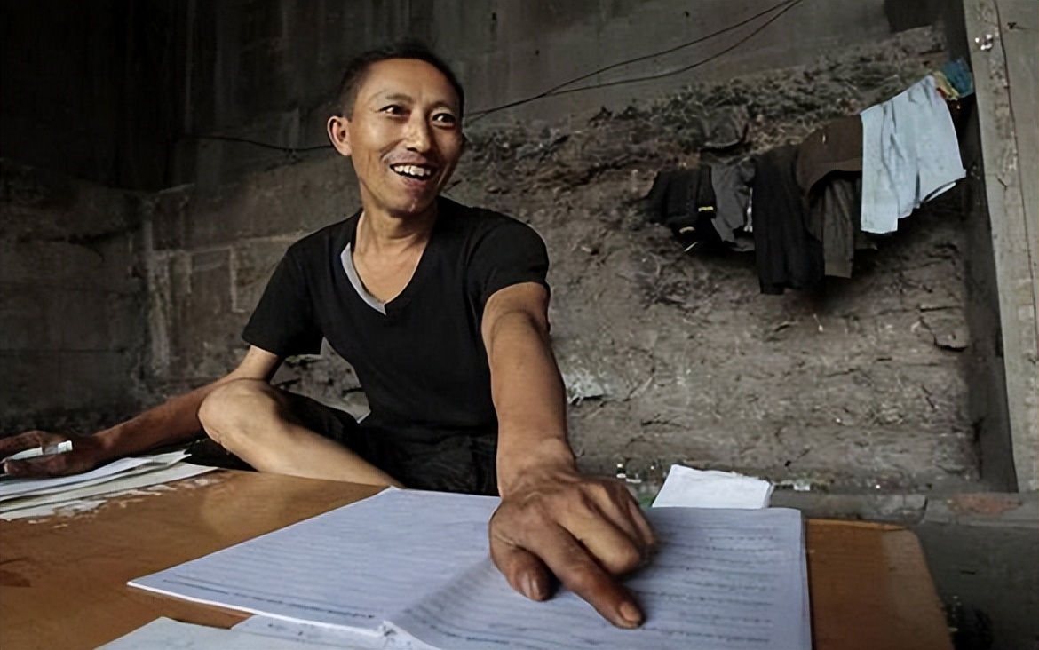 男子研究彩票三年,农村男子研究彩票多年连中500万