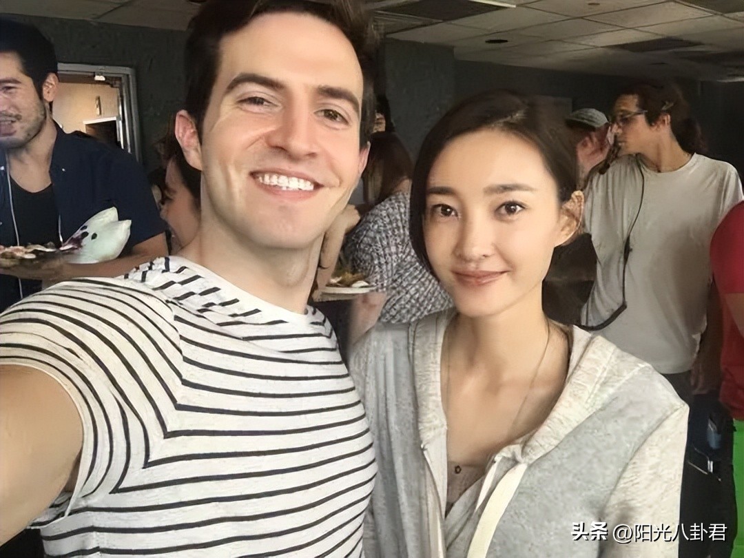 五位在华发展的美国男星,说各地方言娶中国妻子,父母以他们为荣