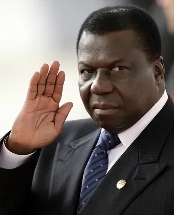 这国总统狂秀中文！有多少中国校友在外国当总统？