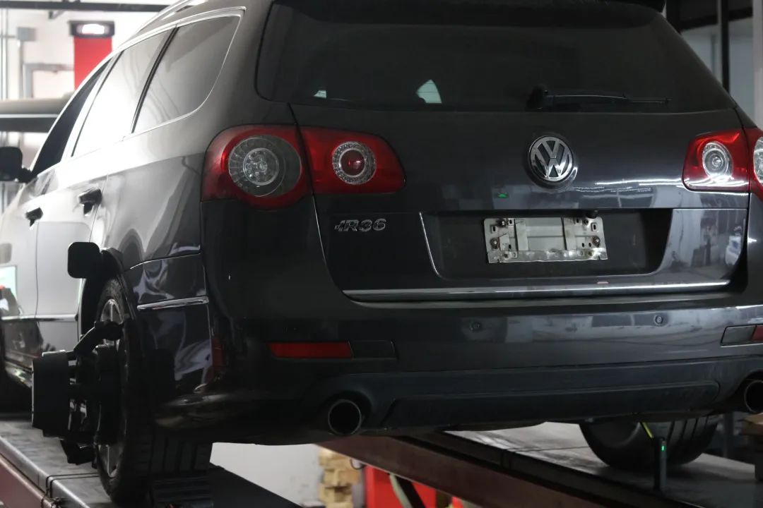 r36翻新改造全过程,大众r36这么老的车怎么还卖这么贵