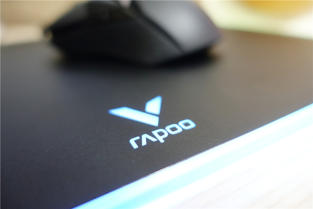 雷柏v10rgb无线充电鼠标垫拆解,雷柏v10rgb鼠标垫能充狗屁王吗