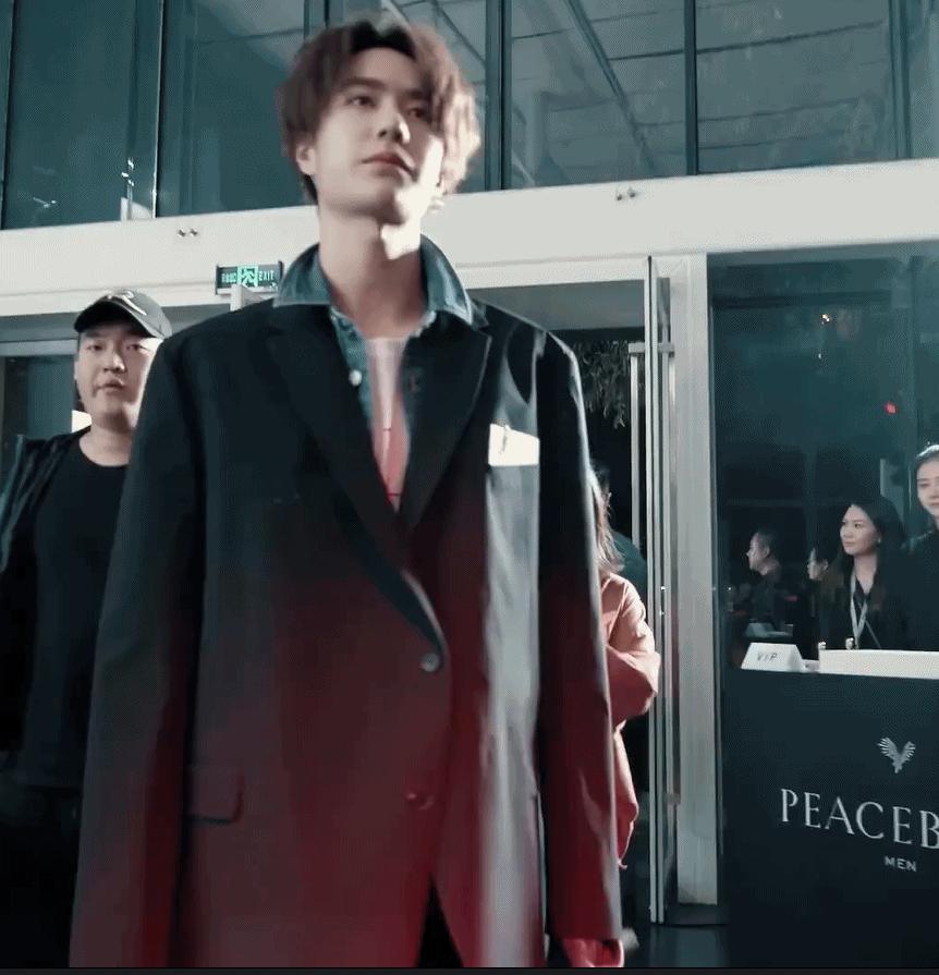 娱乐圈王一博今日头条,王一博娱乐圈第一金花