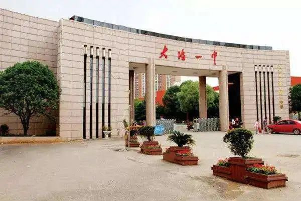 椴佸簲涓殑闅忕瑪涔︾睄,椴佸簲涓殑闅忕瑪浣滃搧