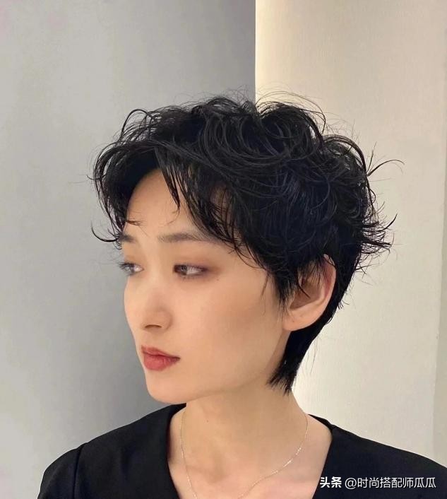 脸圆黑长直怎么烫发尾好看,慵懒烫发2022年最适合女神的烫发