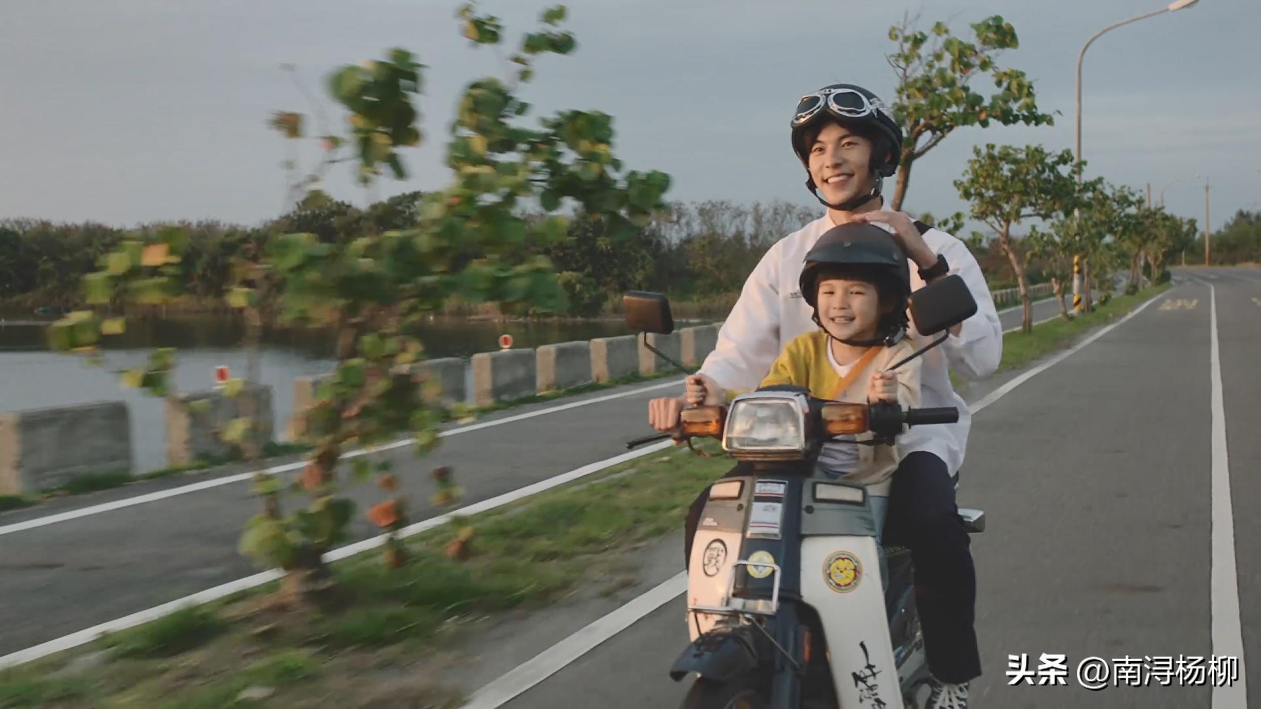 一脸疲惫还硬演学生，韩版《想见你》刚上线播出，原版又火了