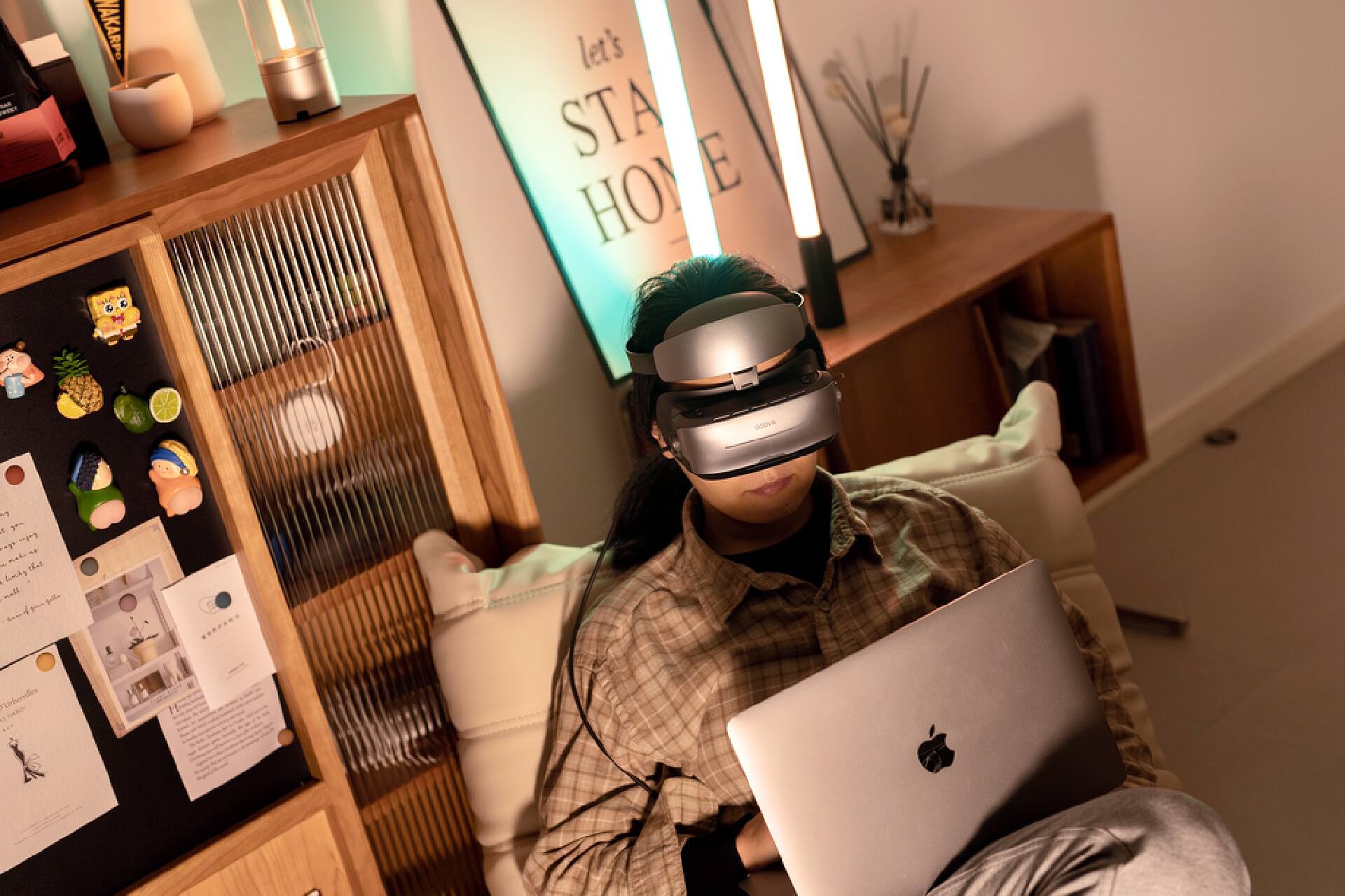 头戴影院800寸巨幕,裸眼飞行影院是不是智商税