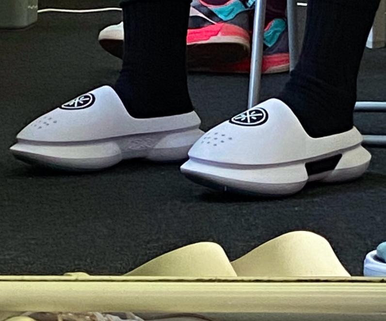 李宁2019新品鞋子,李宁闪击拖鞋测评