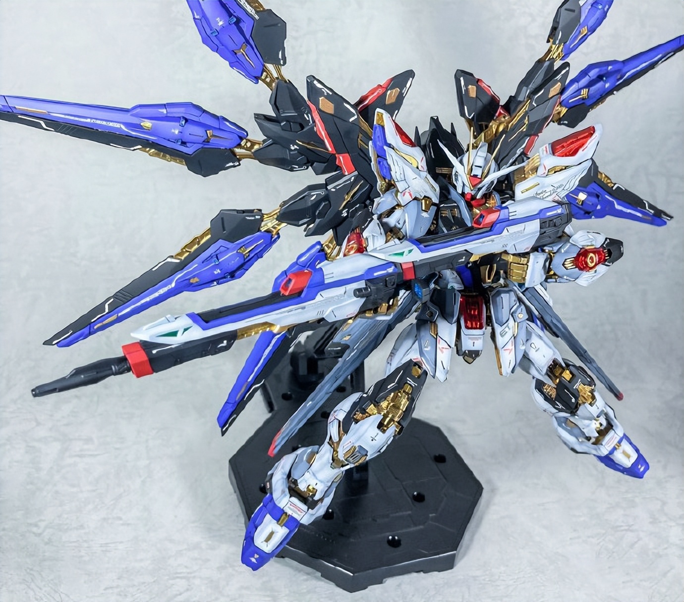 强袭自由高达mgex蚀刻片怎么用,mgex阴影喷涂