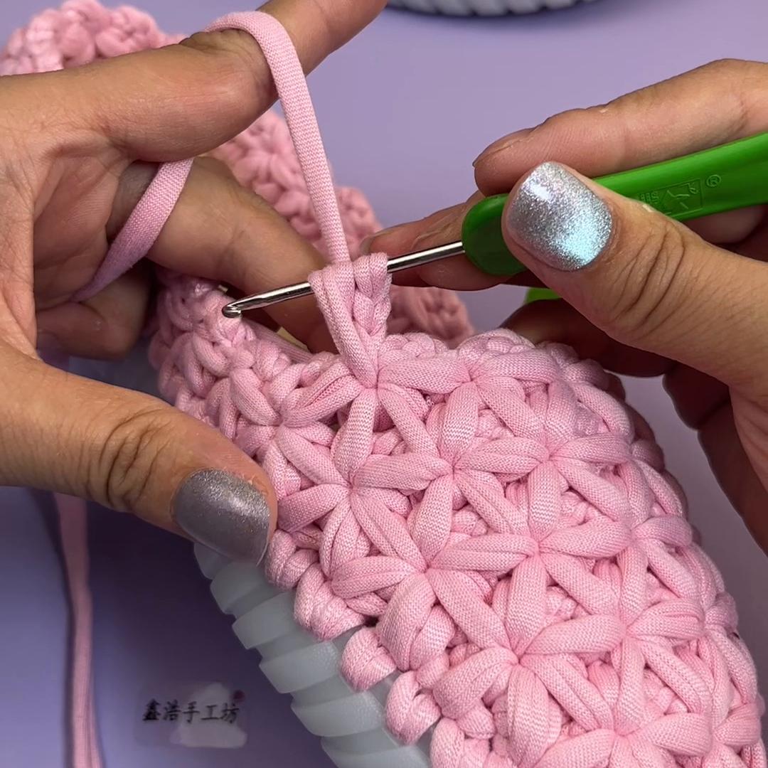 儿童豆豆鞋六瓣花钩织教程,双股金丝绒豆豆鞋教程