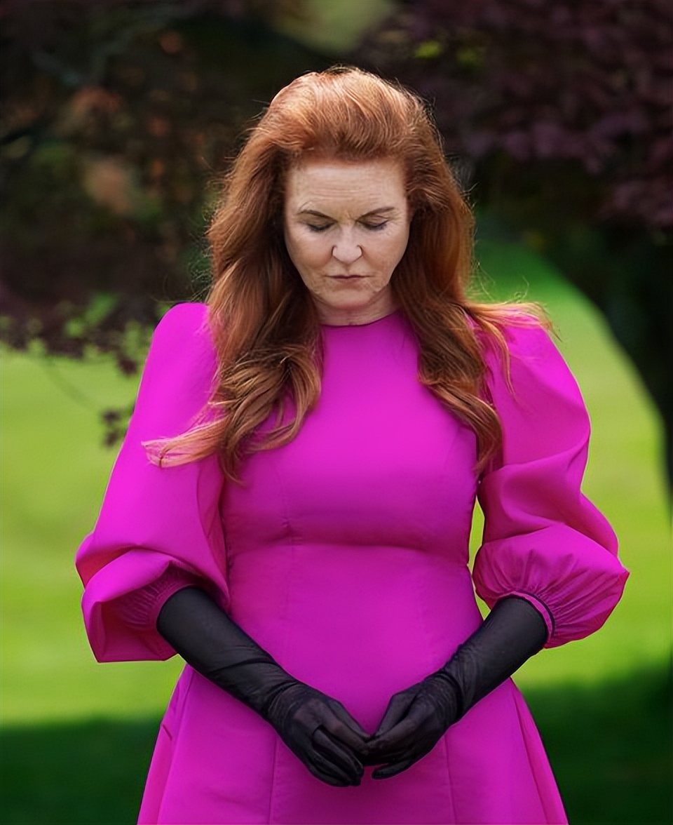 英媒曝梅根王妃曾出轨,前英国王妃梅根