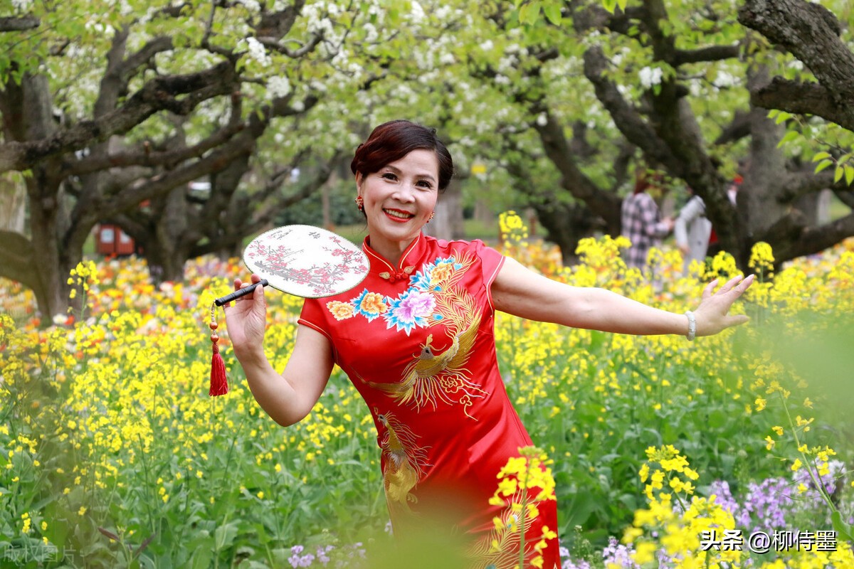 女士拍照的姿势和技巧,各种年龄段最爱的拍照姿势