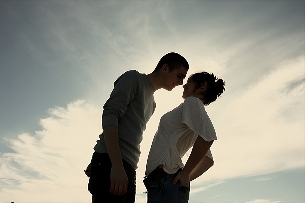 两性之间的爱情说说,很有深意的爱情说说大全