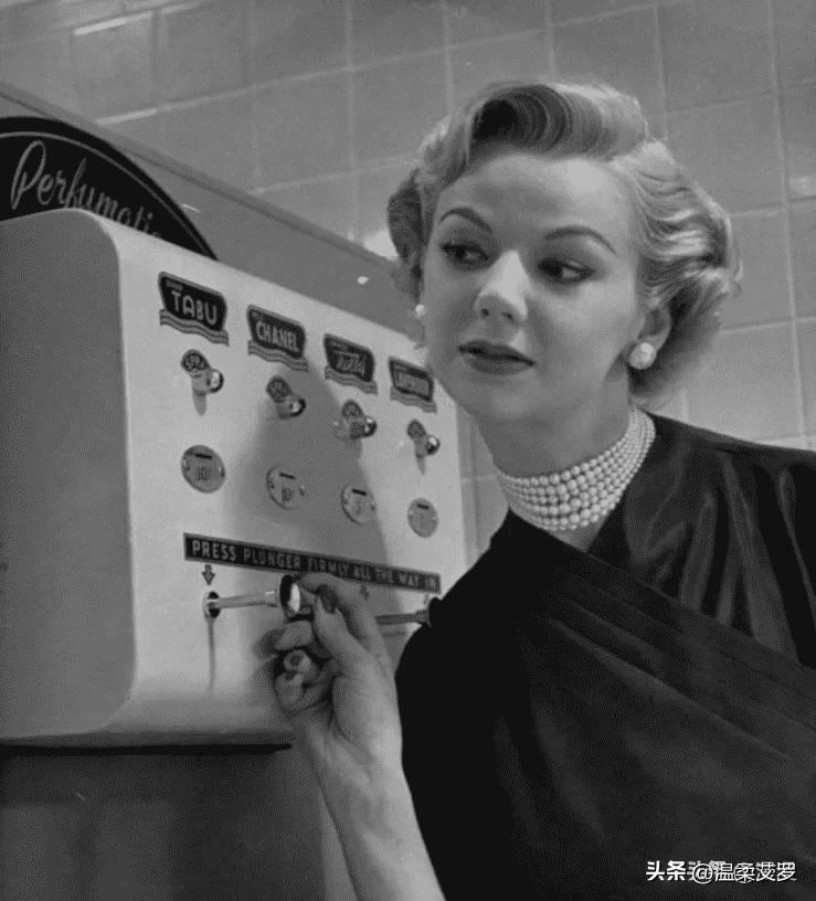 【晚清*楼青**秘影】*楼青**女丰乳肥臀，媚态撩人，风情尽显！