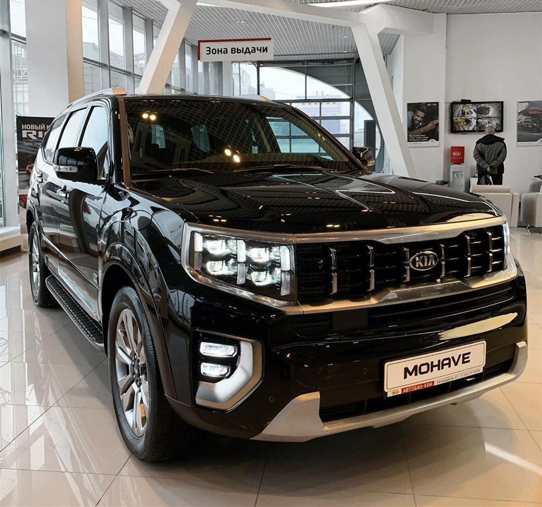 起亚霸锐和丰田普拉多对比,霸锐好还是普拉多好