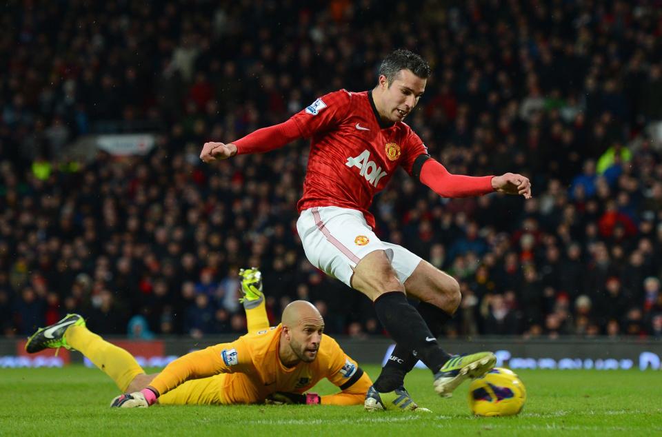 球王马拉多纳年轻的时候,年轻时代的马拉多纳在训练