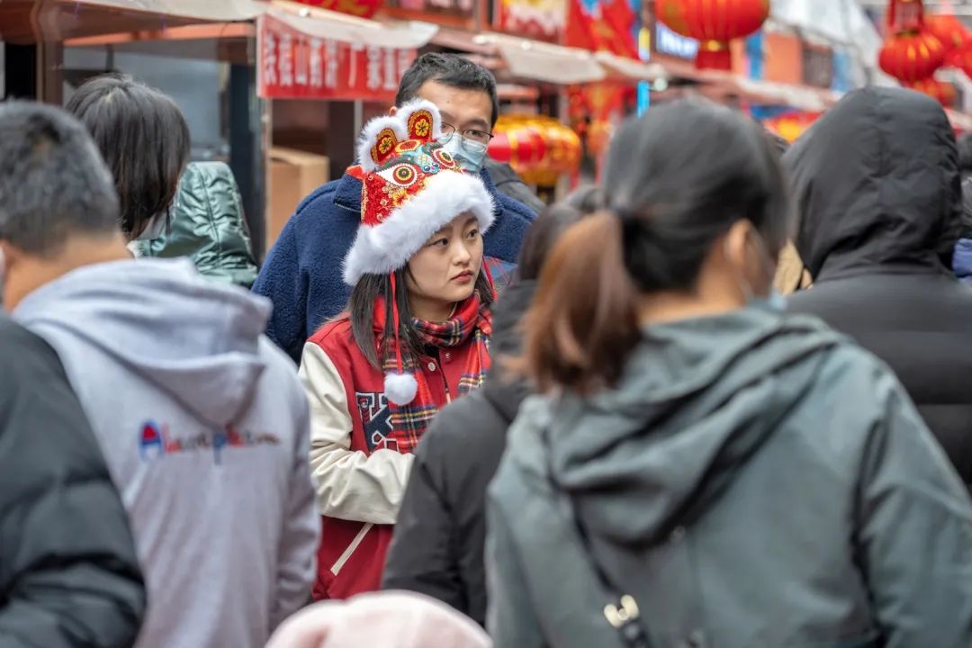 尼康z系列挂机镜头,尼康z24-200和24-120哪个好