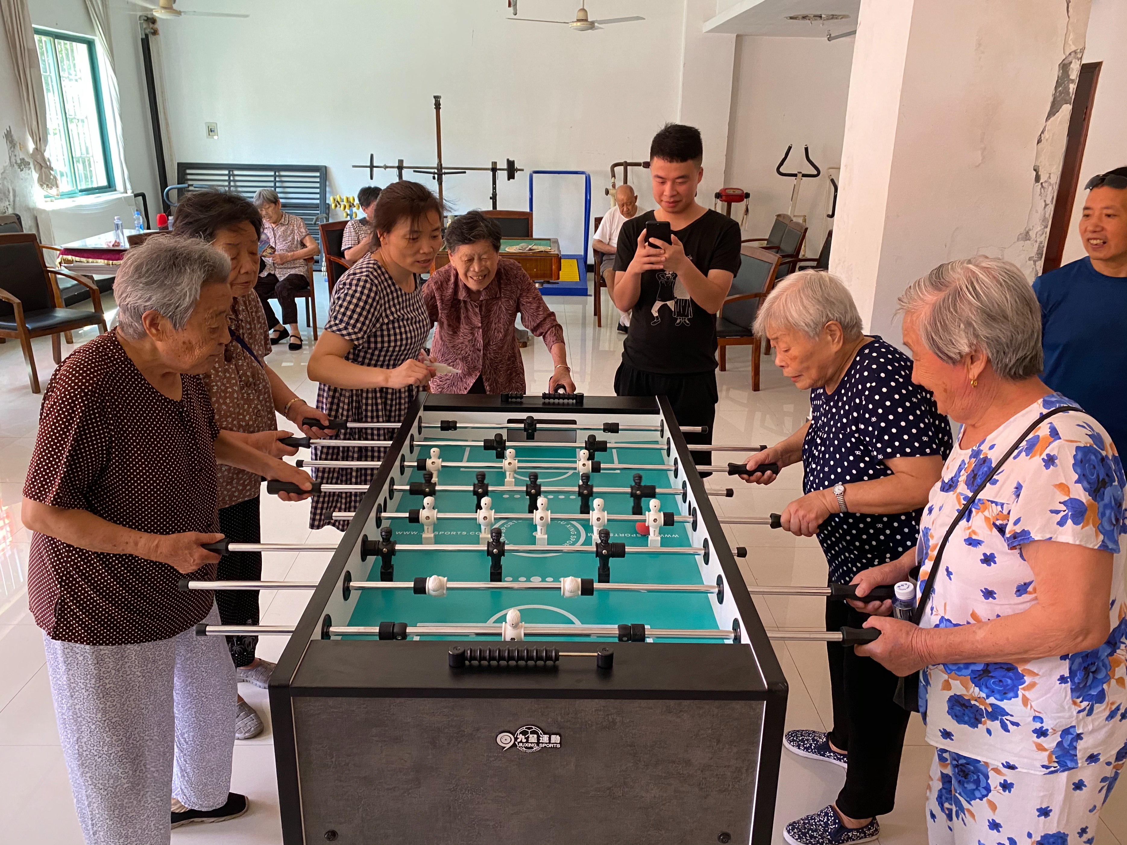 桌式足球多少钱一台,桌式足球的介绍