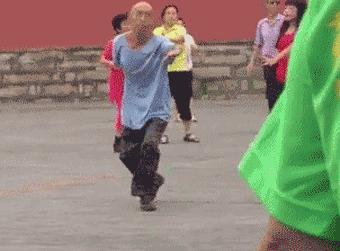 孕妇半夜腿抽筋是受凉还是缺钙,半夜缺钙脚抽筋怎么办