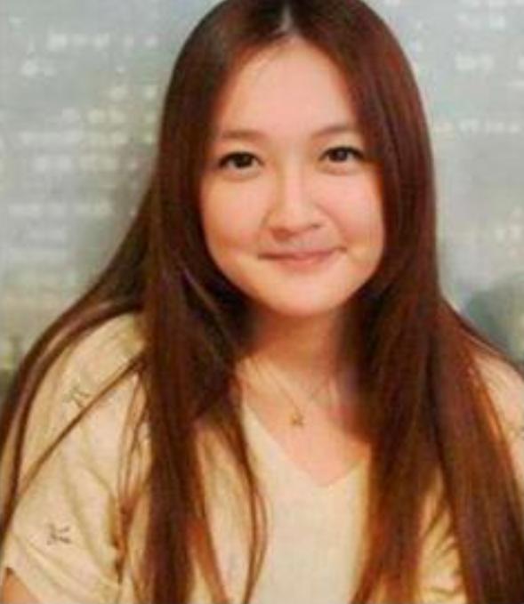 网红富婆盘点：一顿家宴抵半年工资，结婚就送200万宾利