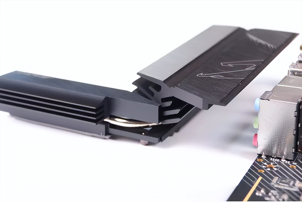 技嘉x670和b650主板区别,技嘉x670小雕支持固态pcie5.0