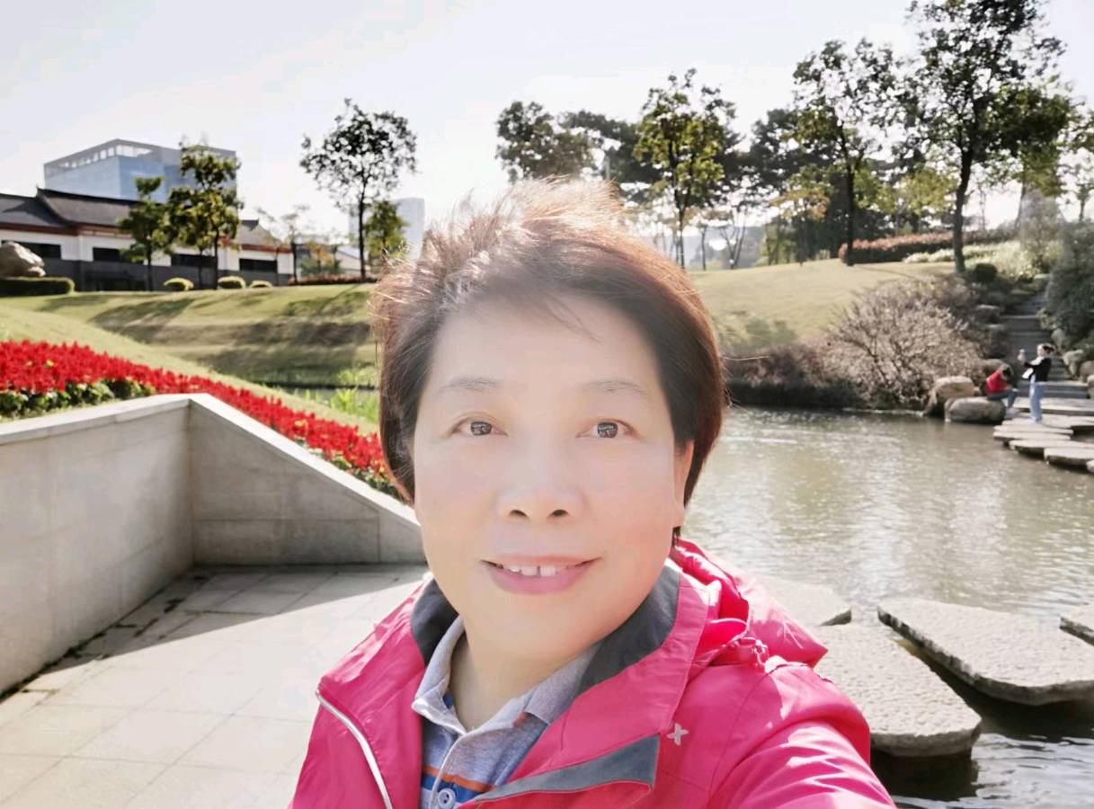 人美歌甜武汉青年歌手谭辉演唱《春天的歌曲》