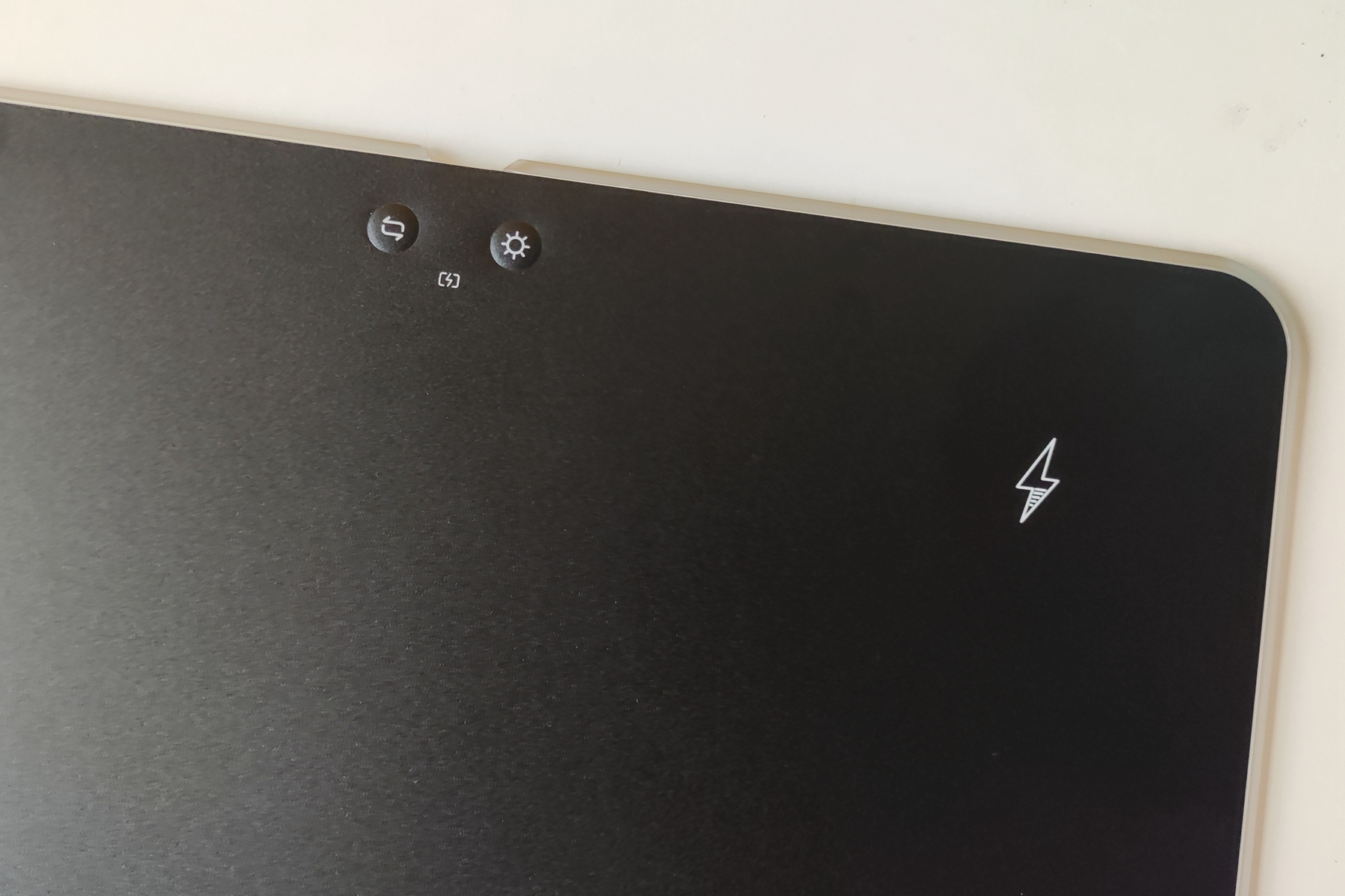 可爱喵喵假期键帽，无限炫彩耳机支架/鼠标垫，雷柏让桌面更完美