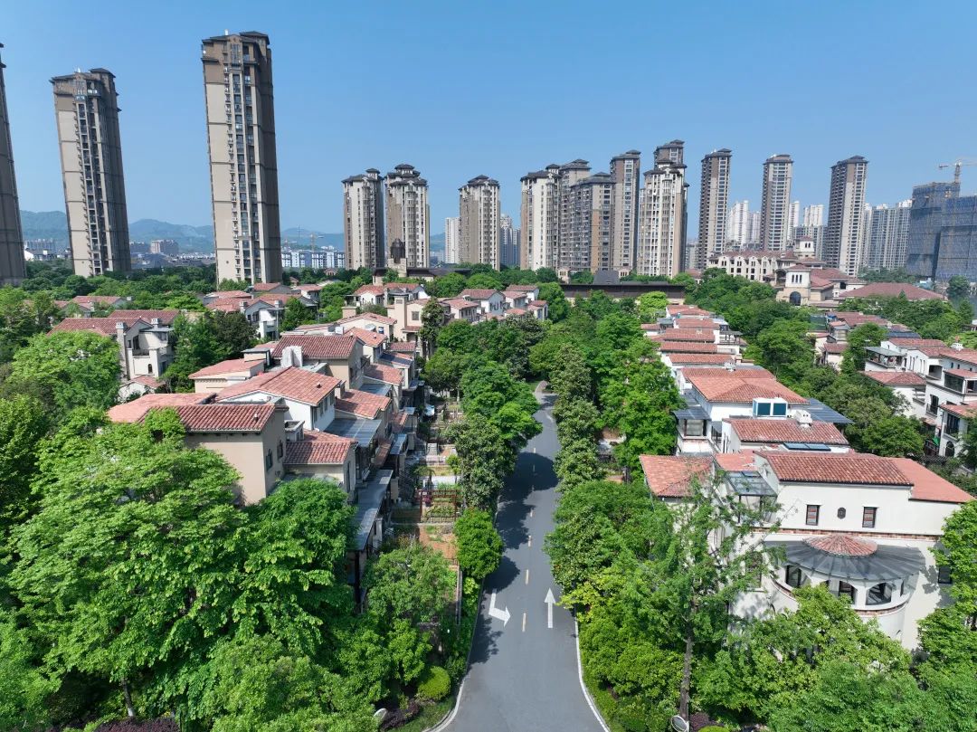 繁华与幽静之间房子,静谧与繁华之间