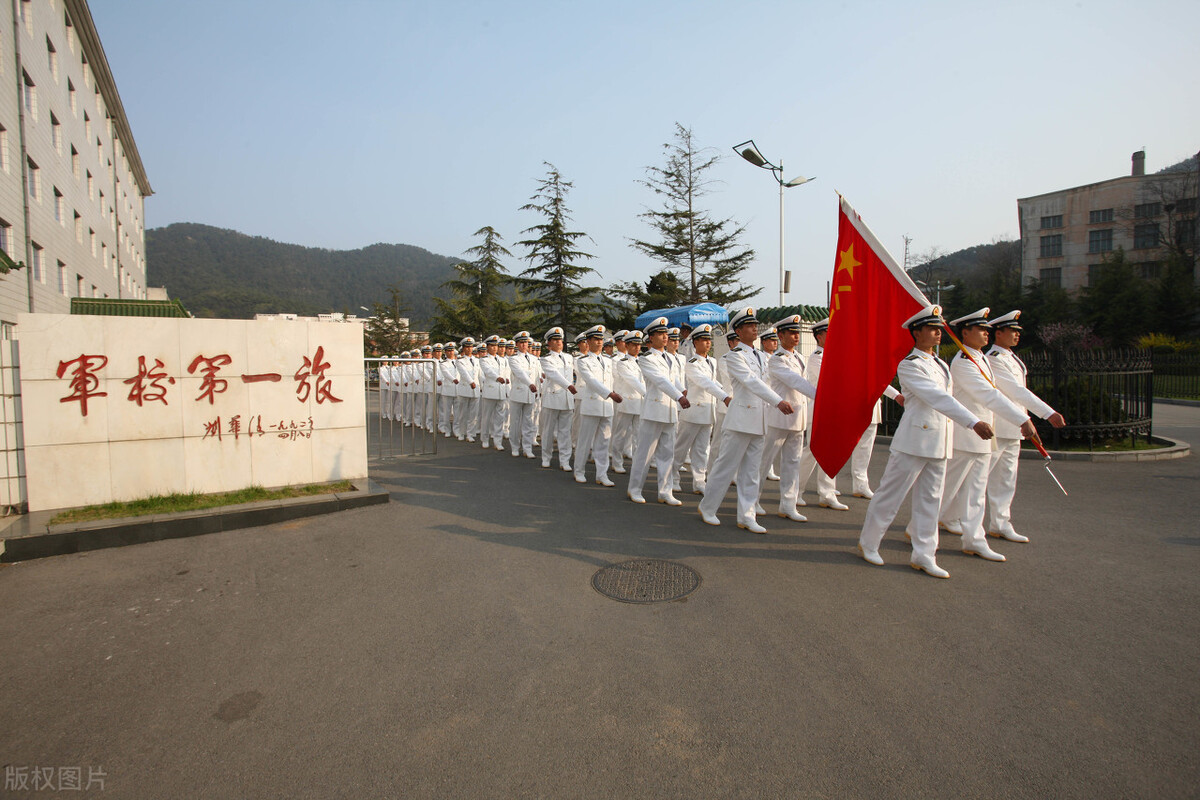 潜水兵招兵条件,当兵当潜水兵好吗