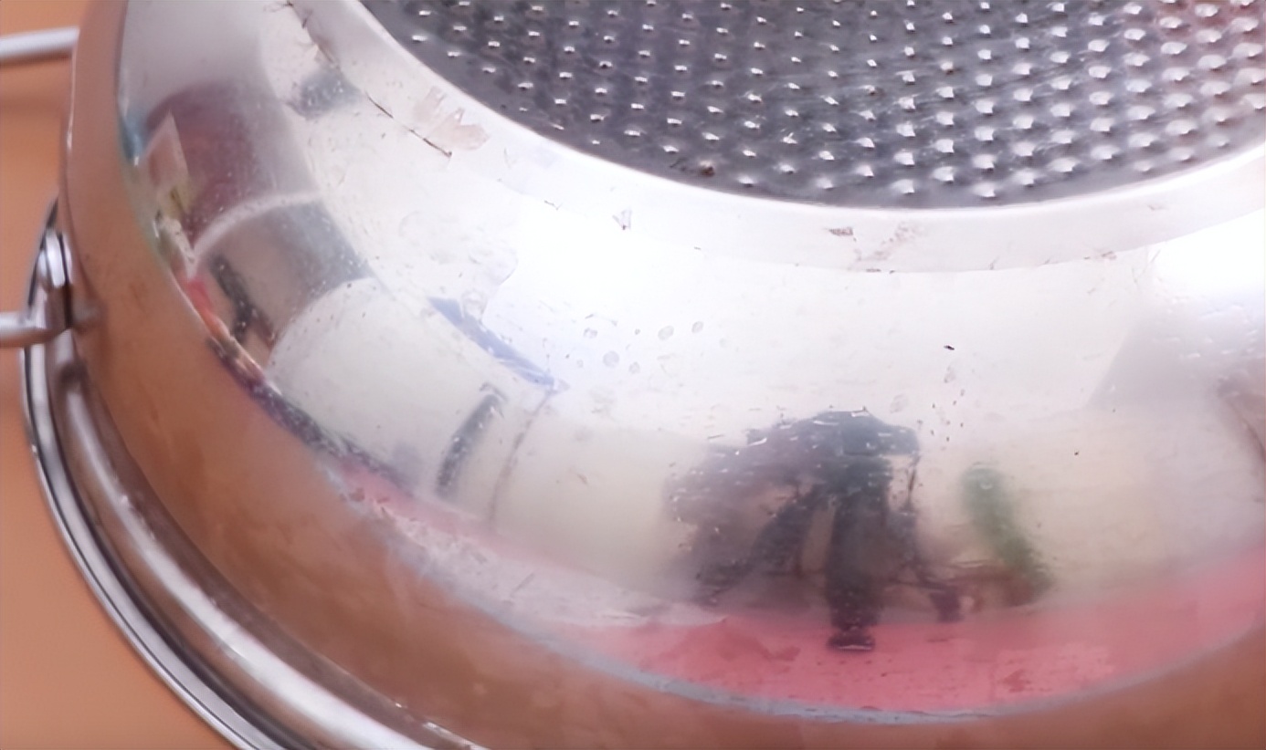 如何清洗烧黑的不锈钢锅,怎样去除不锈钢锅烧黑的地方