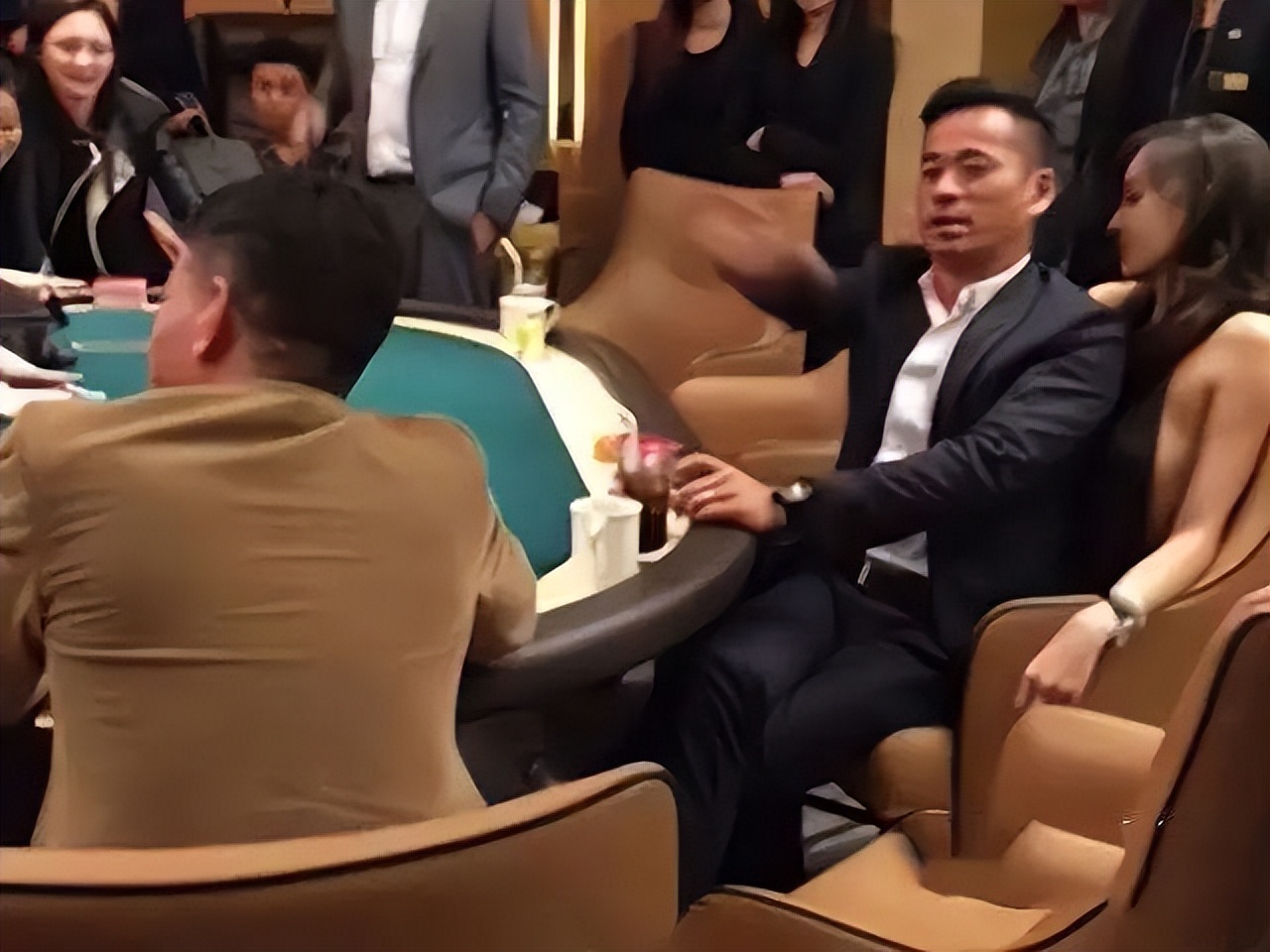 陈荣炼跟安以轩有责任吗,陈荣炼被起诉