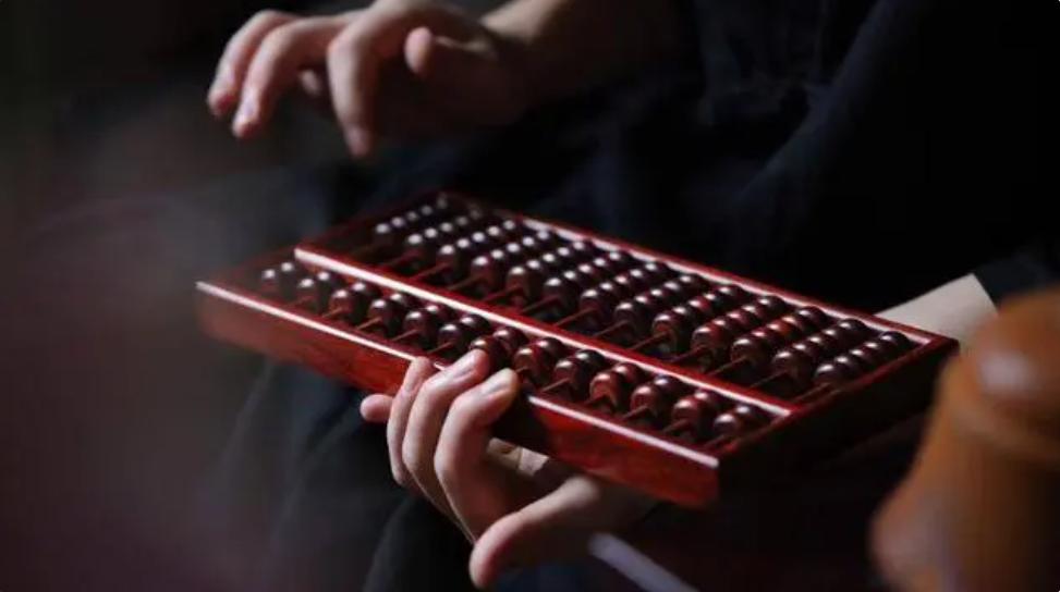 上海“洗房”事件，撕开了当代婚姻的遮羞布：人的心机能有多重？