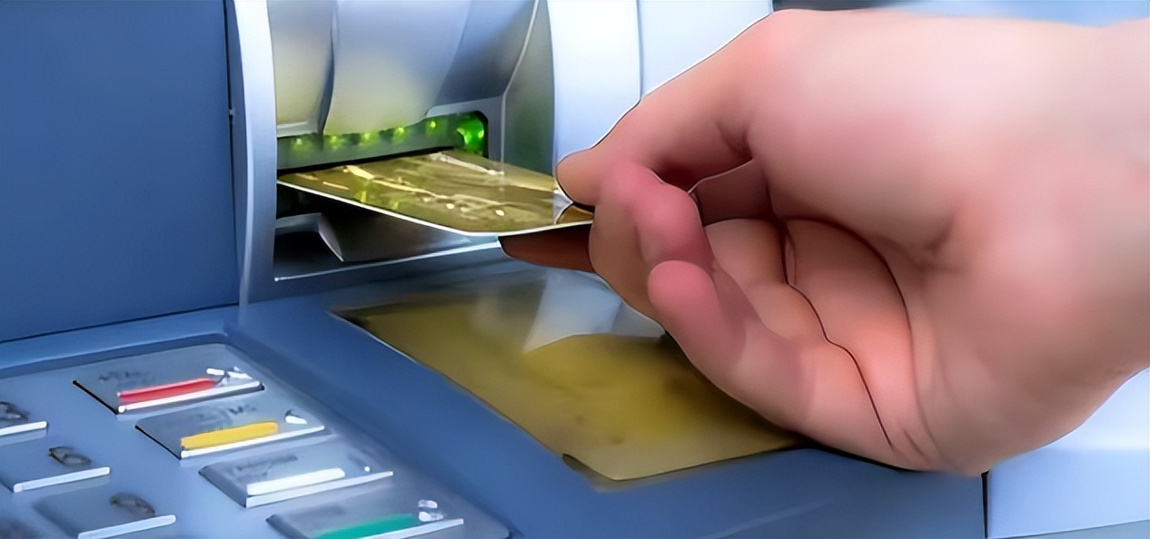 银行卡莫名其妙多了一万会判刑吗,银行突然多出几十万会被查吗