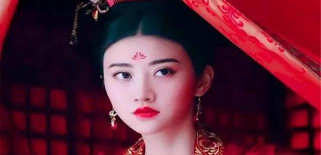 俗语男怕小嘴女怕大鼻,男怕小嘴女怕大鼻的含义