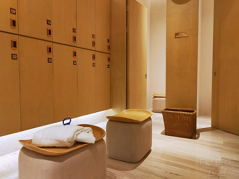 湖景套,单台盆,小浴缸,中式园林度假酒店—无锡蠡湖万豪