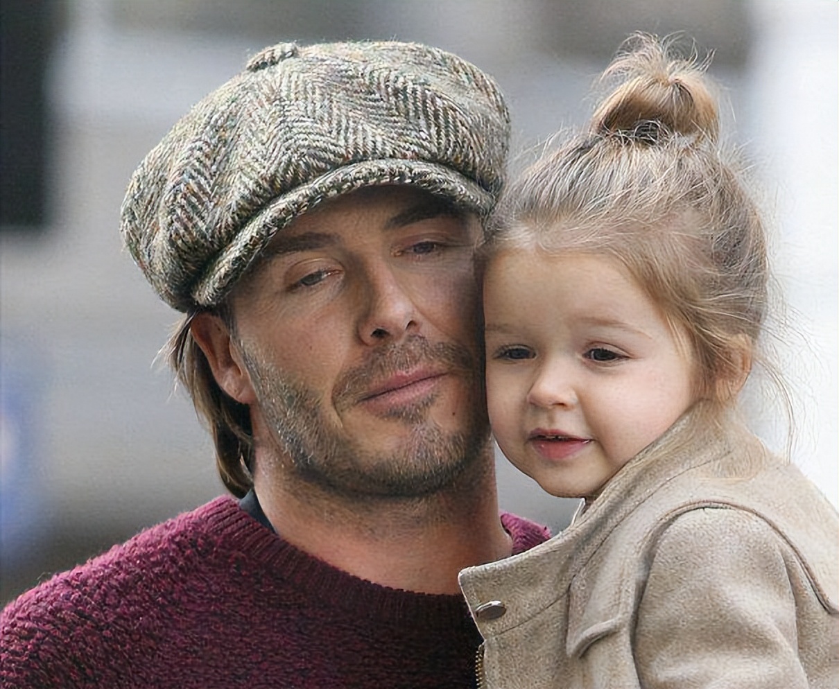 贝小七打哈欠,贝小七吐舌头视频