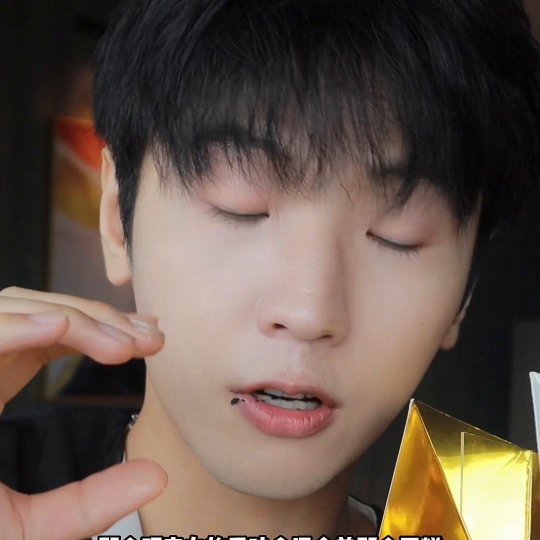 用茅台+五粮液做夹心的酒心巧克力🍫，味道怎么样？@Ch...