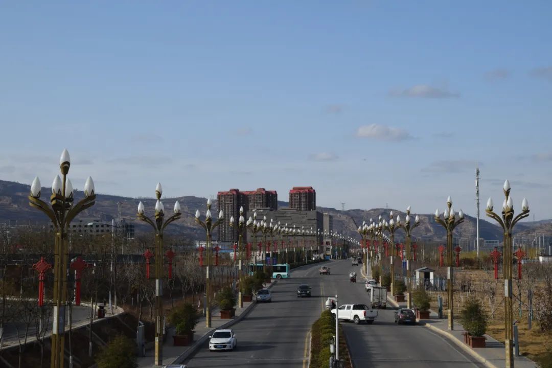 甘肃面朝黄土背朝天,甘肃秦安到西安有多远