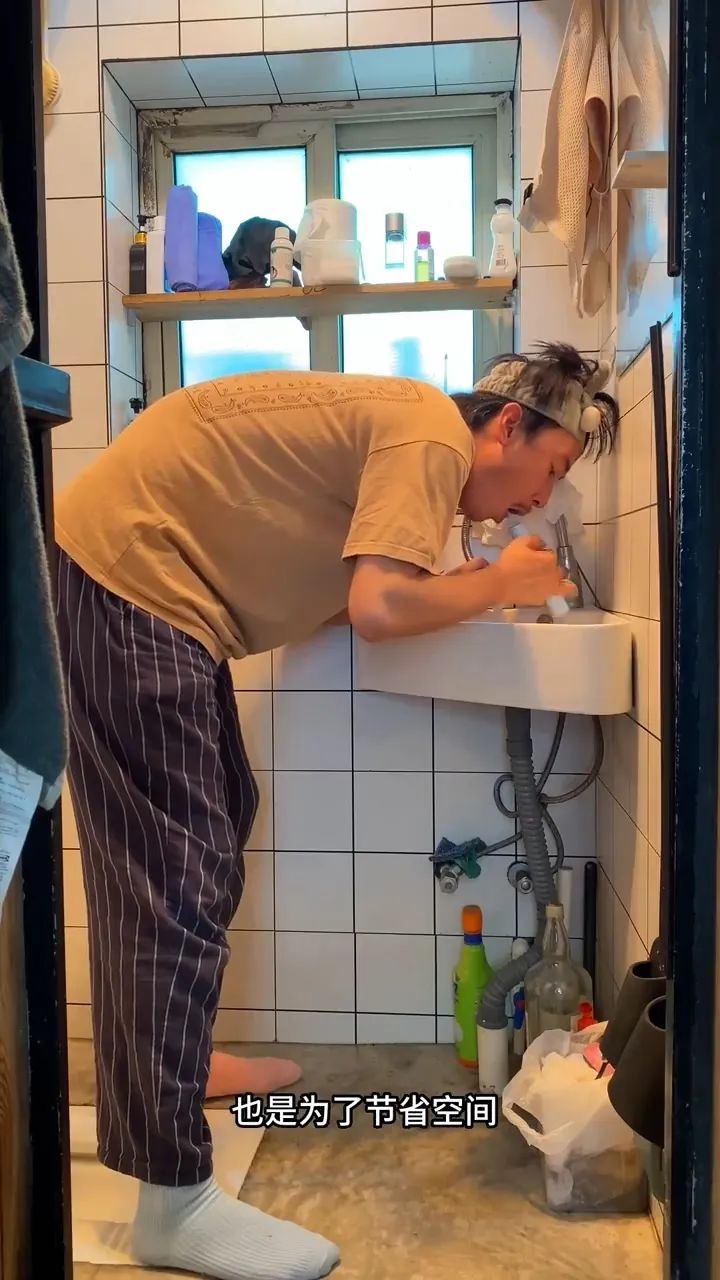 著名演员演戏10年，却蜗居二环10㎡，存款5位数：这么穷？我不信