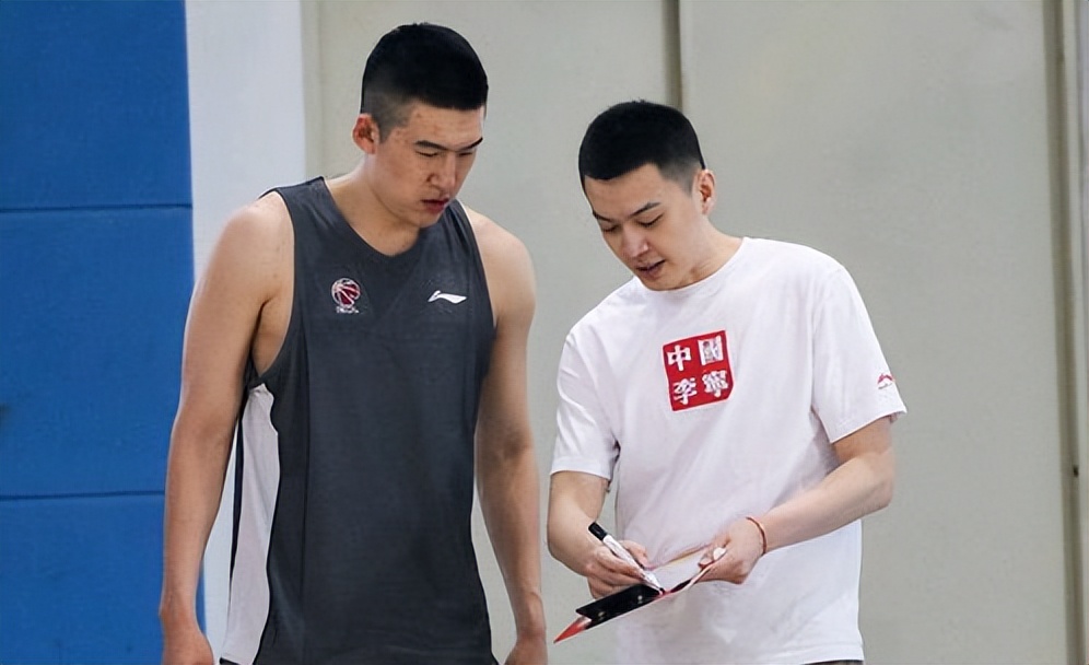 辽宁男篮教练杨鸣谈联赛全华班,辽宁主帅杨鸣怒怼裁判