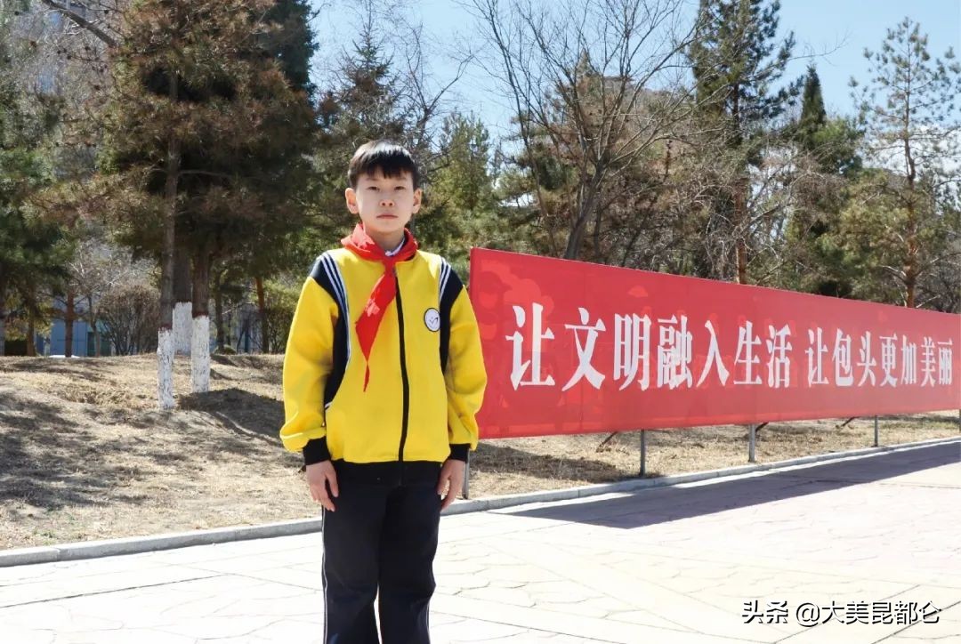 鏄嗛兘浠戝尯鏂版椂浠ｅソ灏戝勾,蹇潵鐪嬬湅鏄皝瀹剁殑濞冨▋