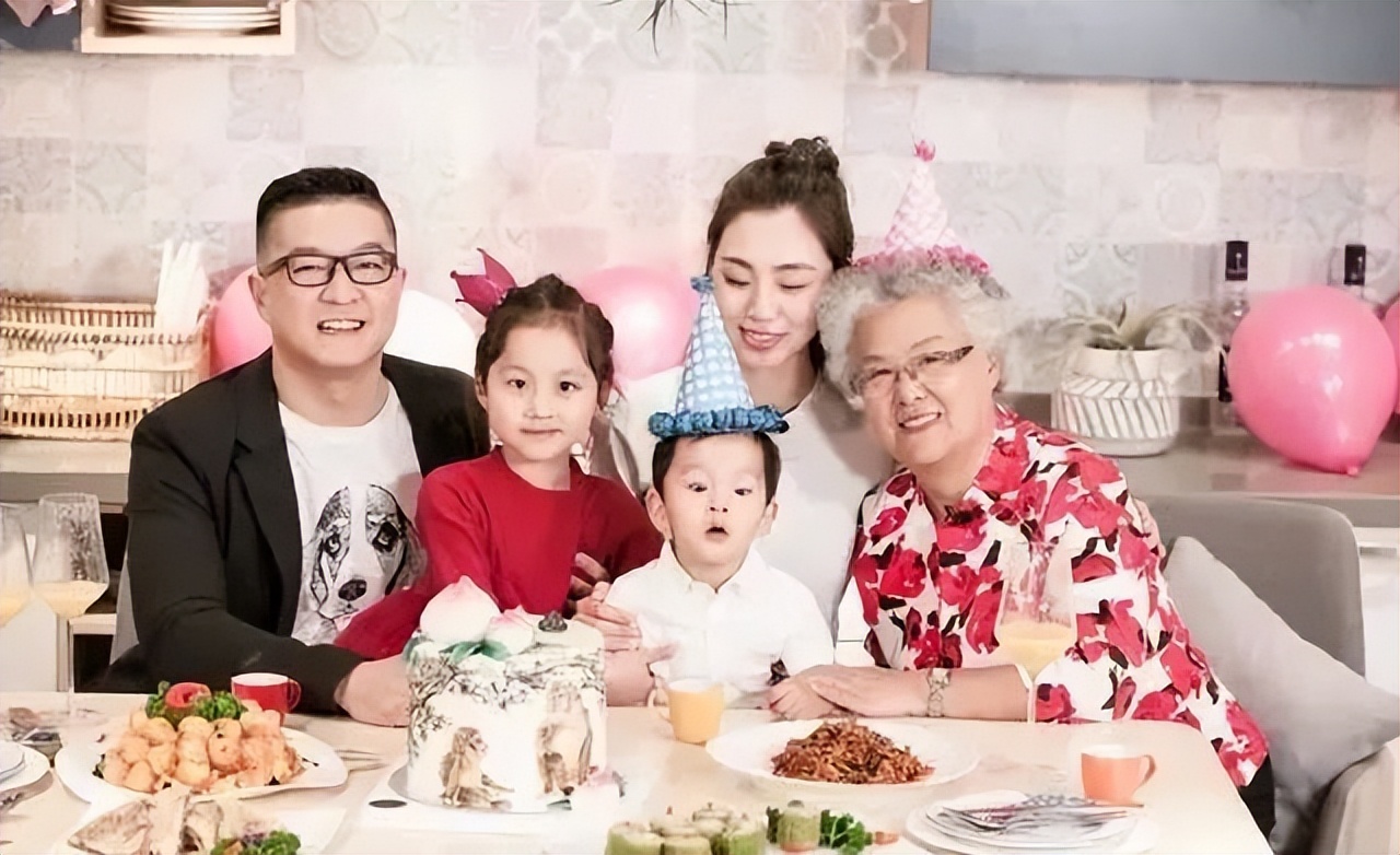 知名主持人二胎,网红男主持人夫妇