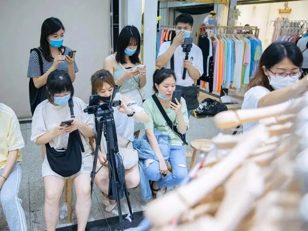 香港明星来到大陆的惊讶,香港明星来深中通道