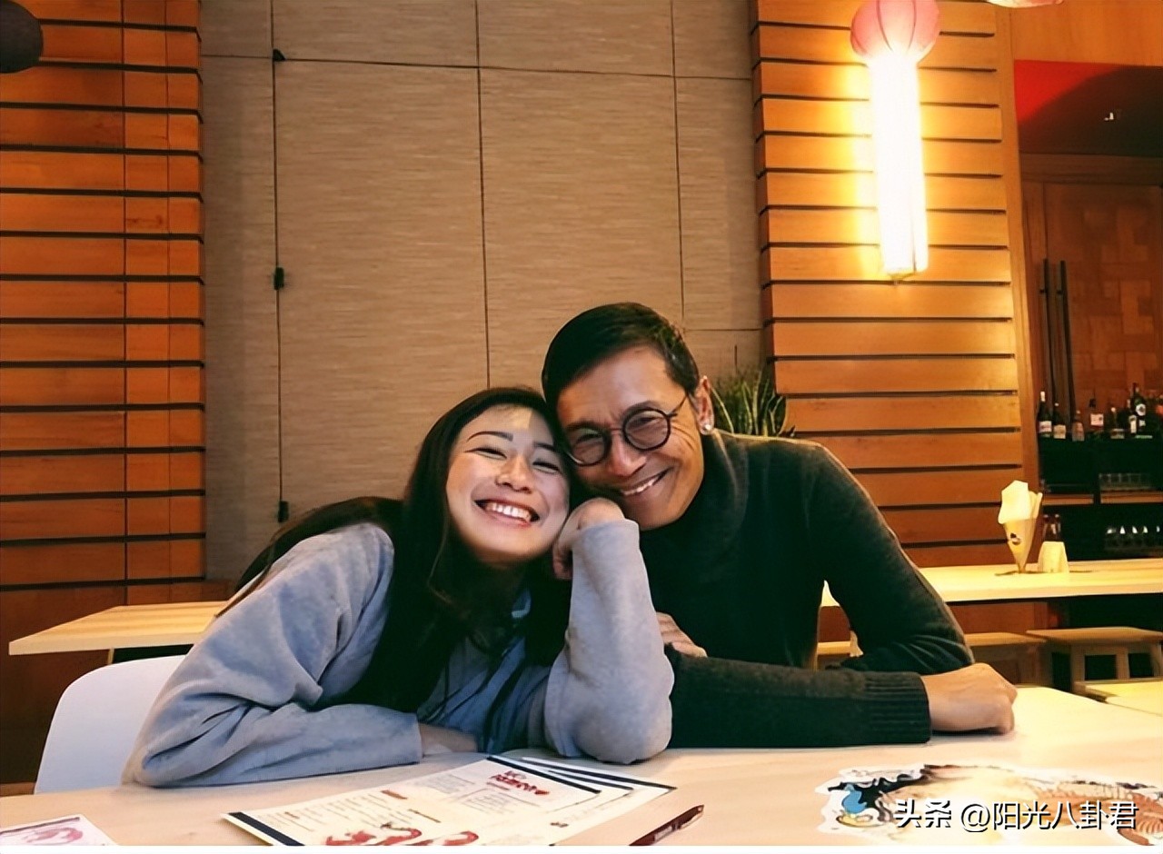 12位港星豪宅,定居内地的10位过气港星