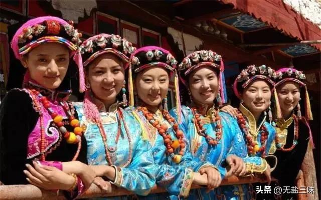 藏族姑娘一般戴什么首饰,藏族女孩的饰品