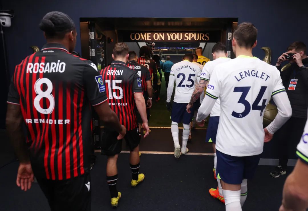 在球场可以做什么,在球场当辅助位置叫什么