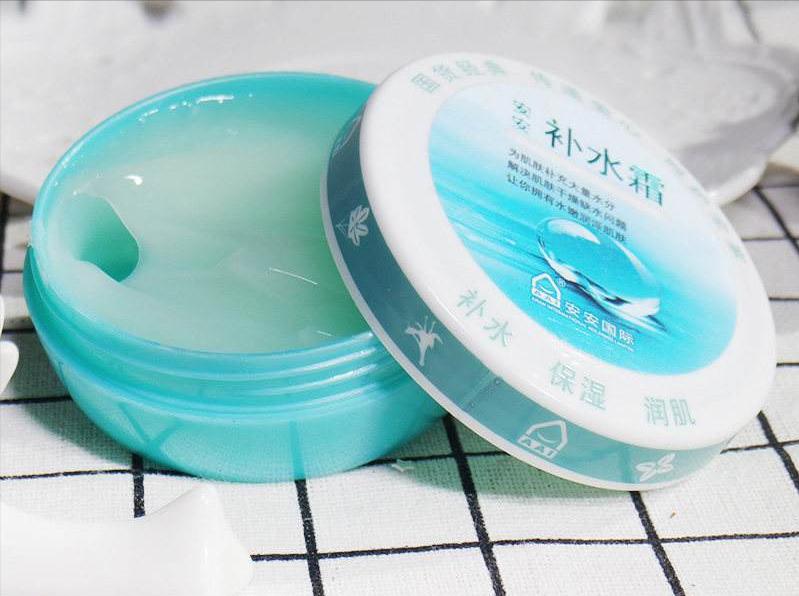 10件就差把“穷”写在包装上的国货，能承包你一个夏天的美